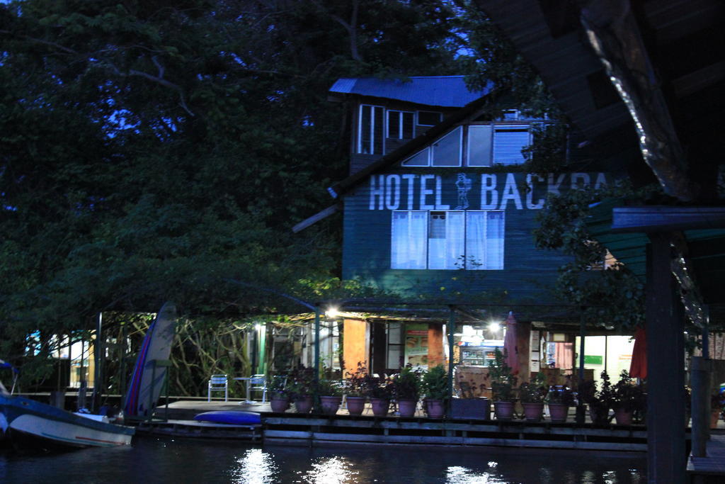 Hotel Y Restaurante Backpackers Rio Dulce Town Dış mekan fotoğraf
