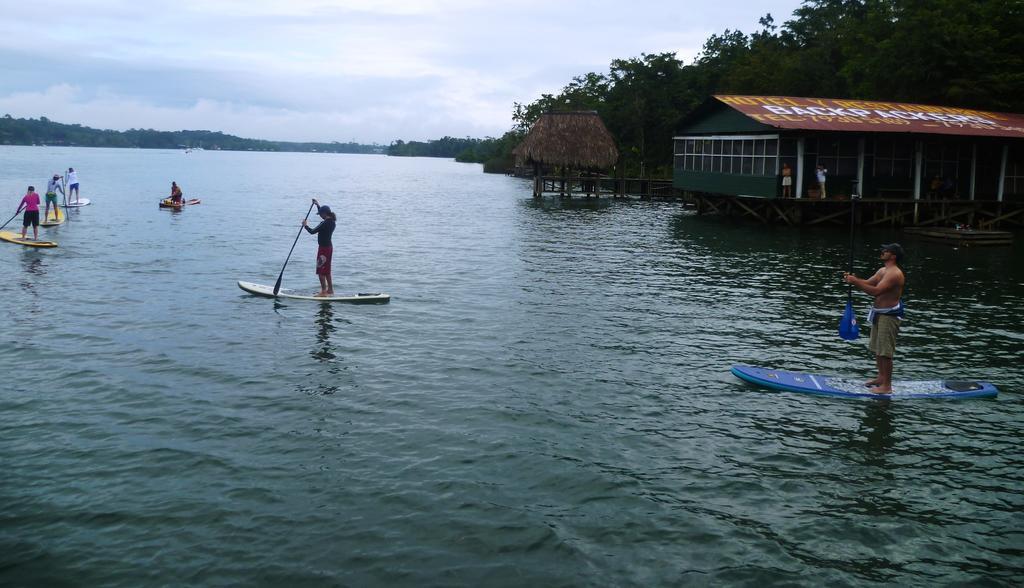 Hotel Y Restaurante Backpackers Rio Dulce Town Dış mekan fotoğraf