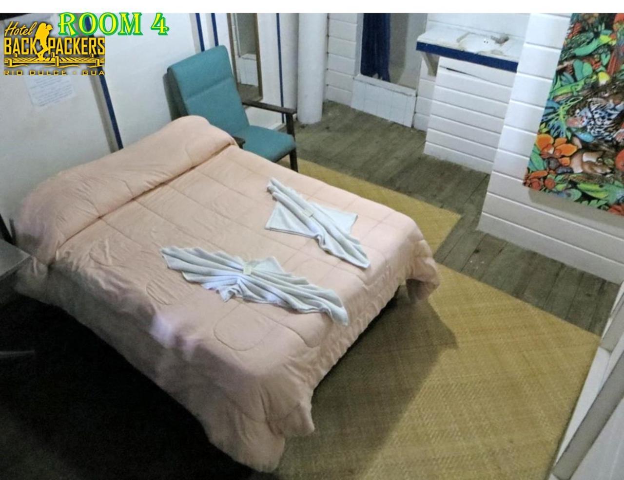 Hotel Y Restaurante Backpackers Rio Dulce Town Dış mekan fotoğraf